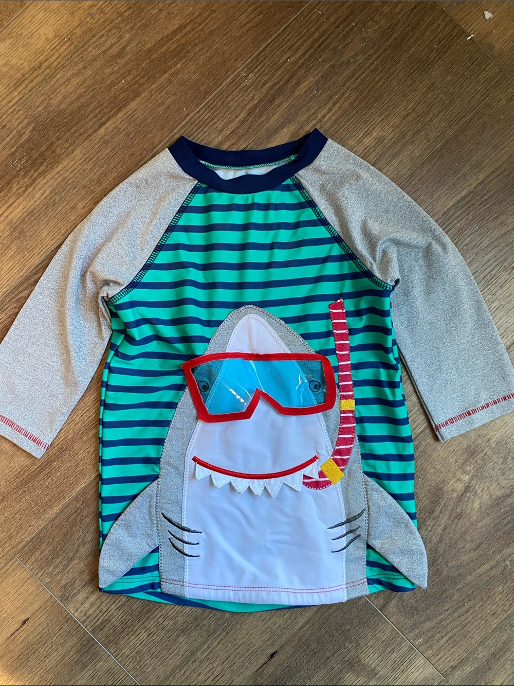 Mud Pie boys Swim shirt 4t 5T shark